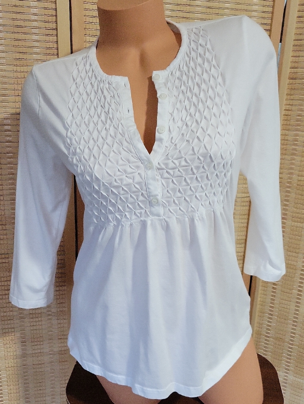 Liz Claiborne White Pintuck Henley Top with Button Placket